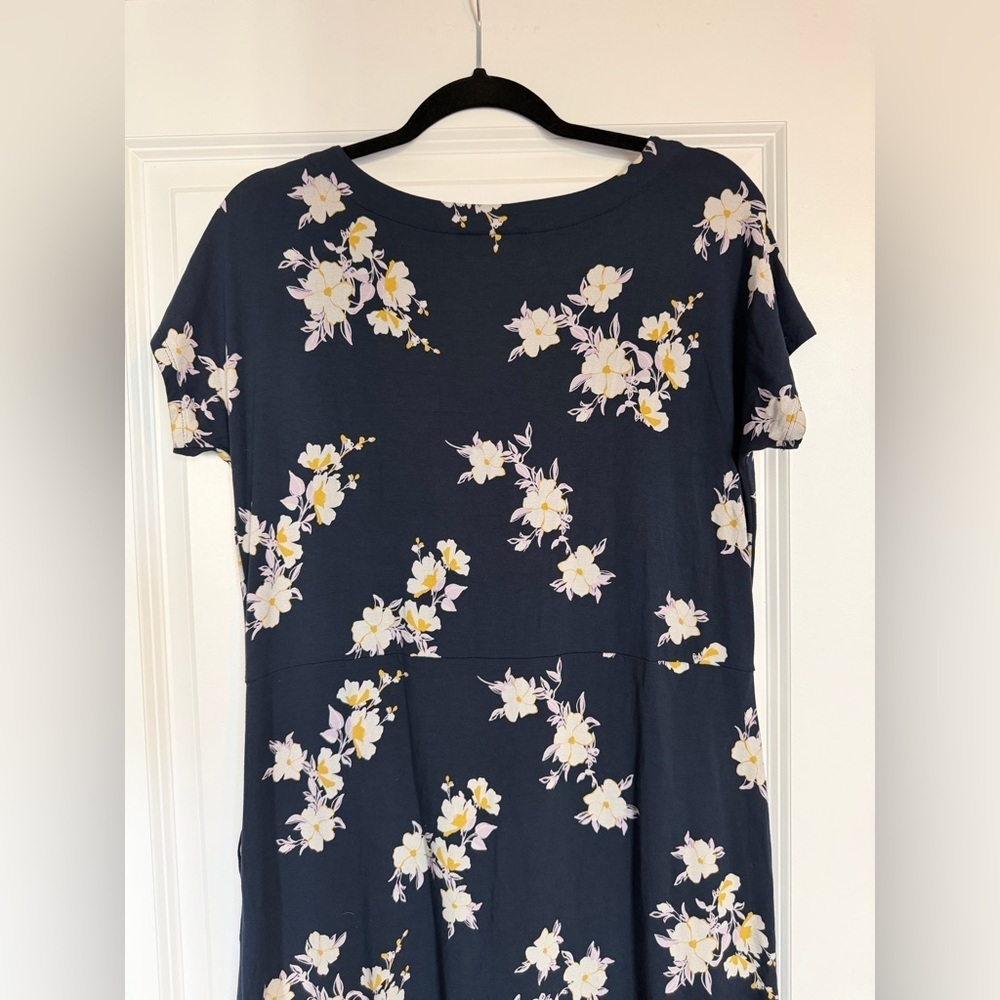 J. Jill Wearever Collection floral A-line dress in navy bloom with short sleeves - Picture 7 of 9